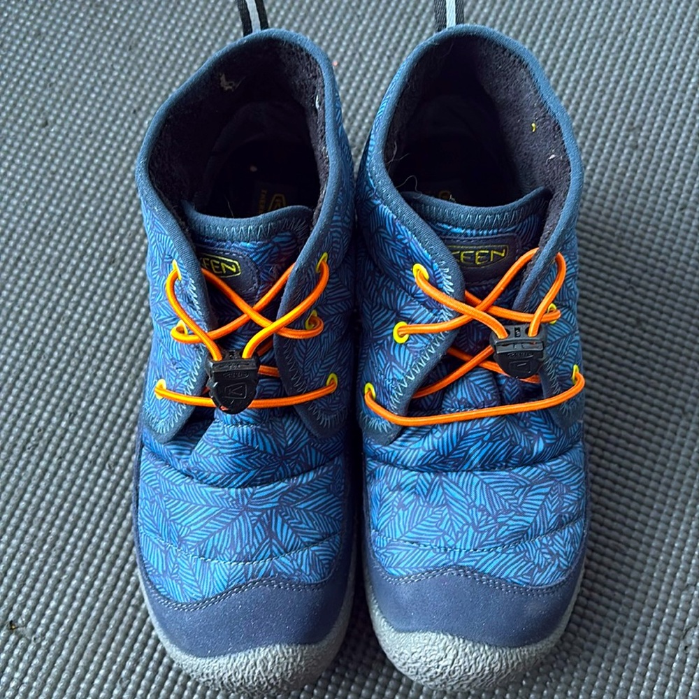 KEEN Unisex-Child Howser Mid Height Waterproof Comfy Durable Chukka Boots